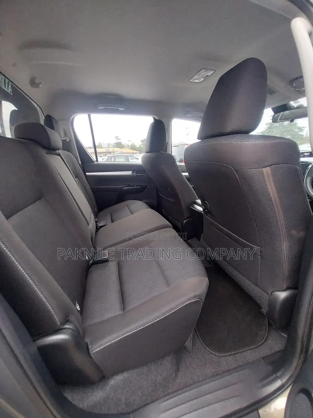 Toyota Hilux 2023 Silver