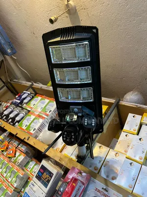 450w Solax Power Solar Street Light With 3 Lense Camera