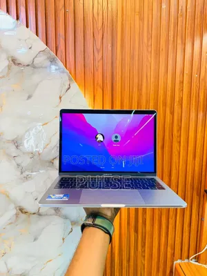 Laptop Apple MacBook Pro 2017 16GB Intel Core i7 SSD 256GB