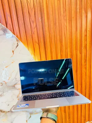 Laptop Apple MacBook Pro 2017 16GB Intel Core i7 SSD 256GB