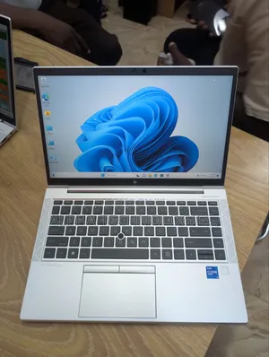 Laptop HP EliteBook 830 G8 16GB Intel Core i7 SSD 512GB