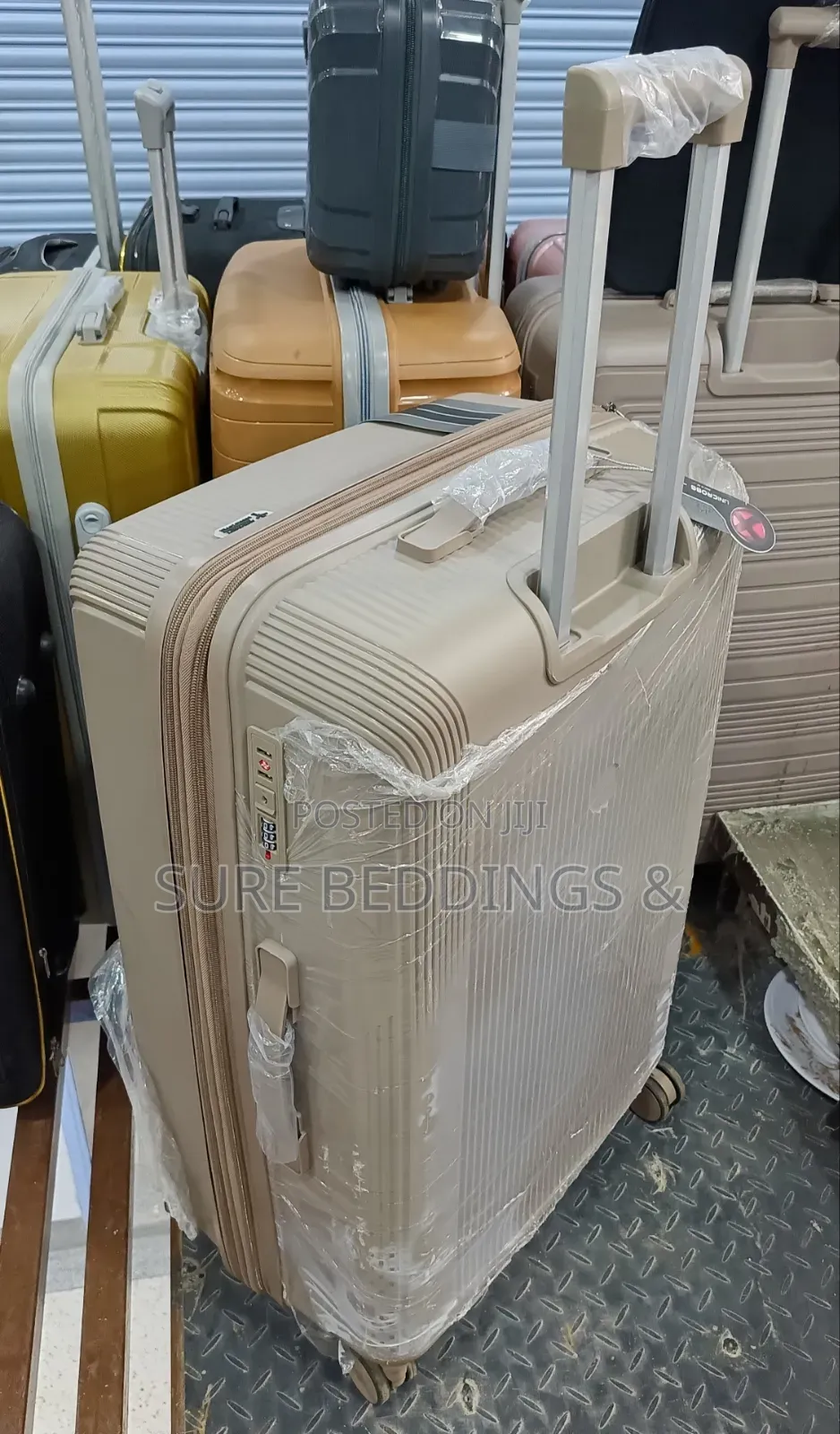 Madox Simple Suitcase