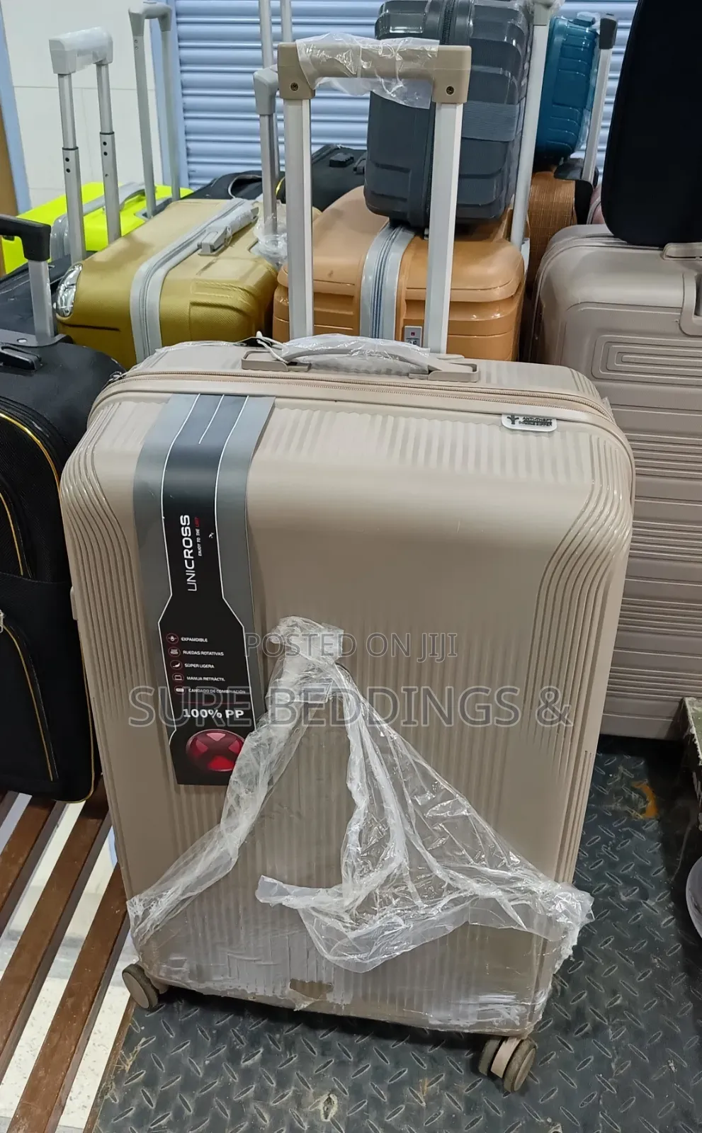 Madox Simple Suitcase