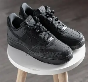 Syna “Central Sea”X Nike Air Force 1 07 Sneakers