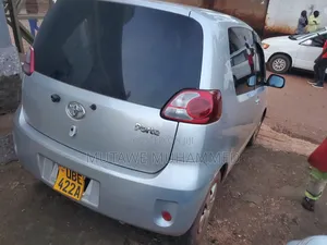 Toyota Porte 2010 Silver
