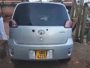Toyota Porte 2010 Silver