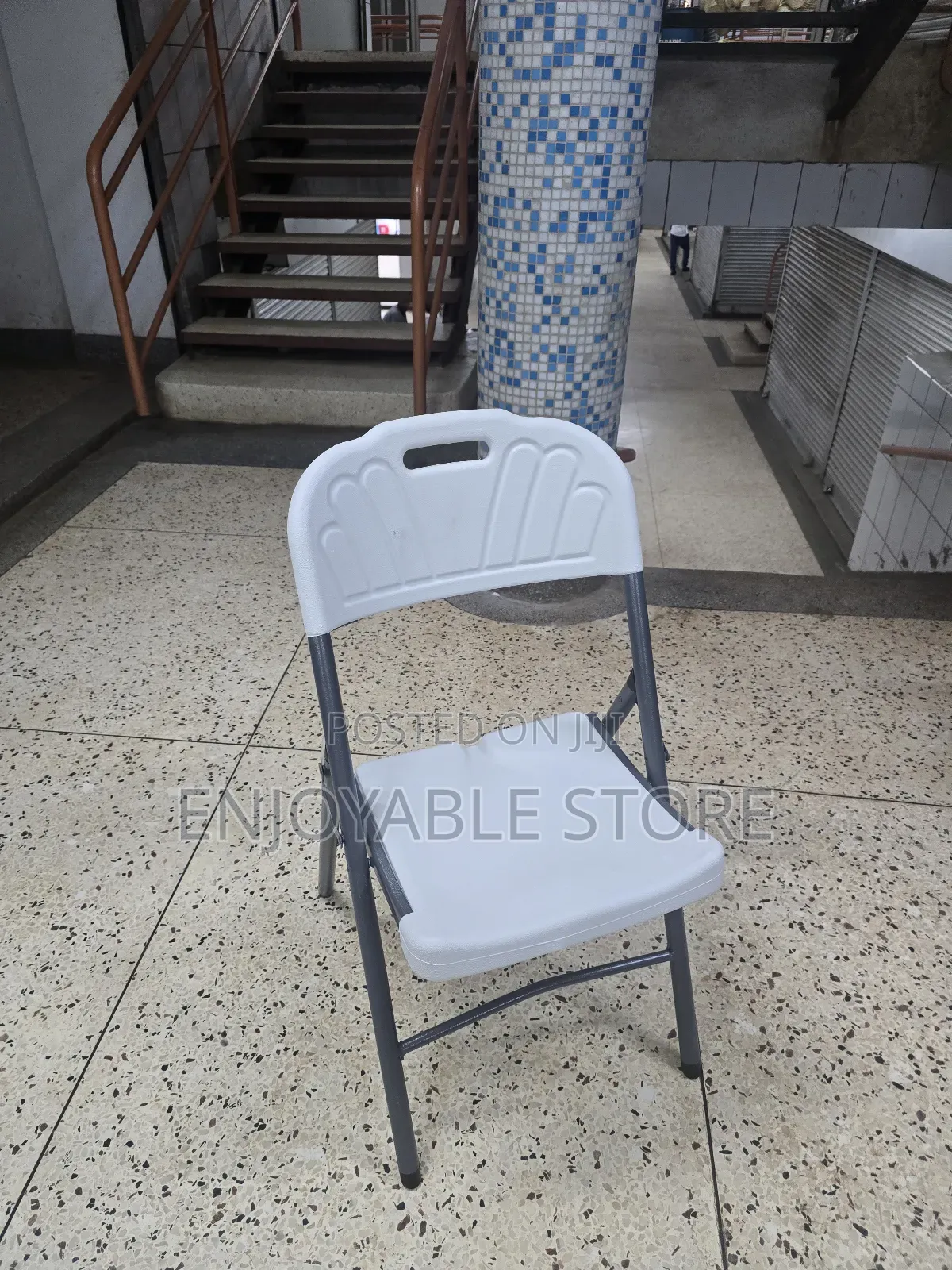 Dinng Plastic Foldable Chair
