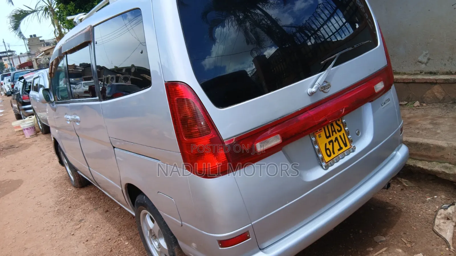 Nissan Serena 2004 Silver
