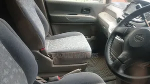 Nissan Serena 2004 Silver