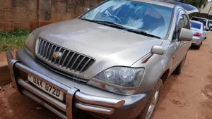 Toyota Harrier 2002 Gold