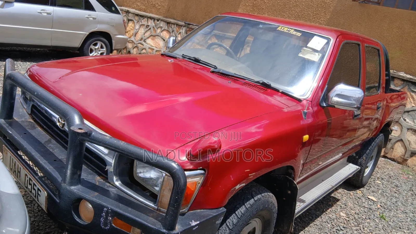 Toyota Hilux 2000 Red