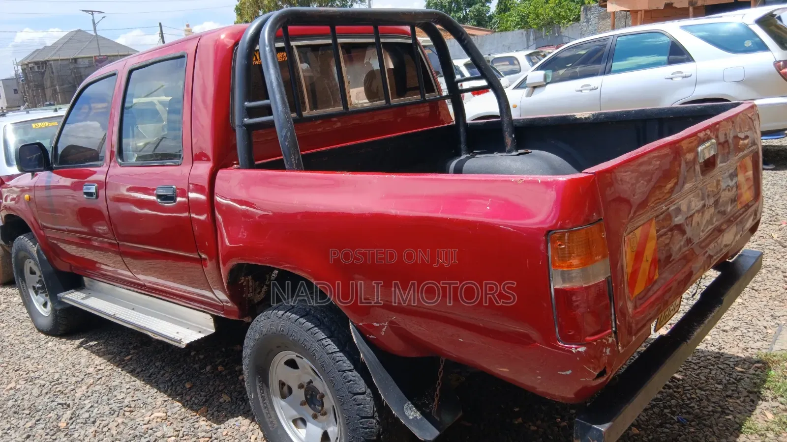 Toyota Hilux 2000 Red