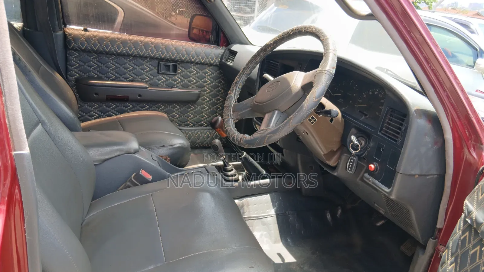 Toyota Hilux 2000 Red