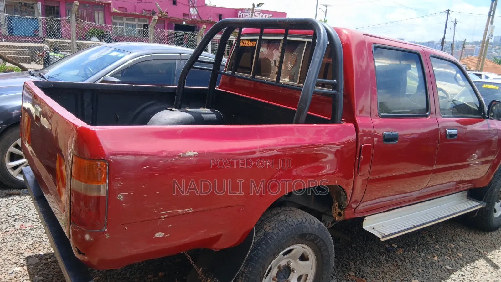 Toyota Hilux 2000 Red