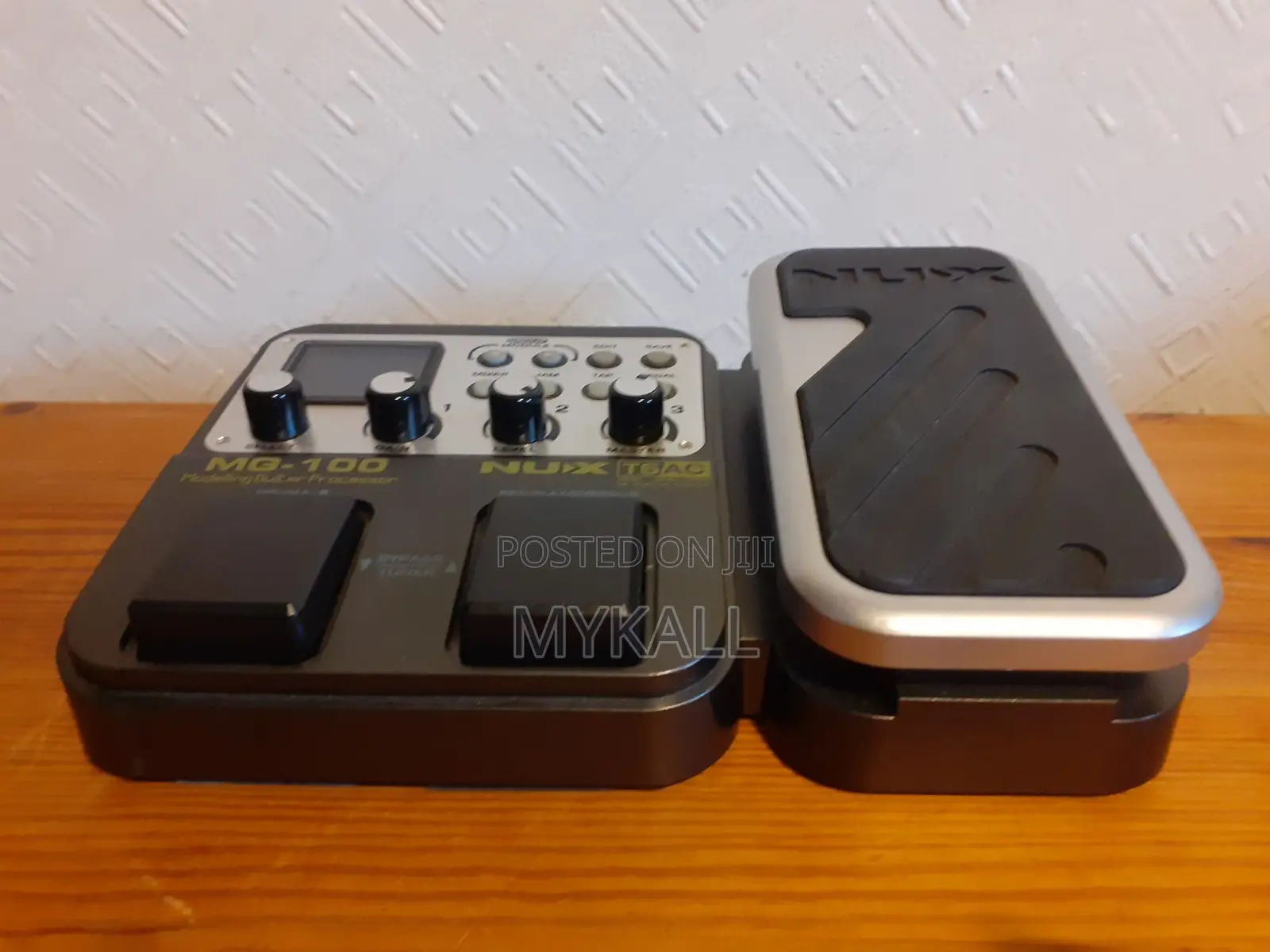 Nux Mg-100 Guitar Multi Effects Processor