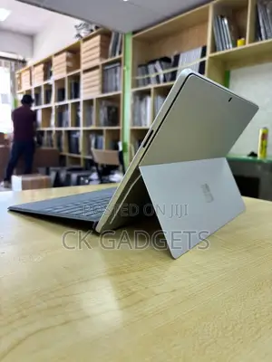 Laptop Microsoft Surface Pro 8 16GB Intel Core i7 SSD 512GB