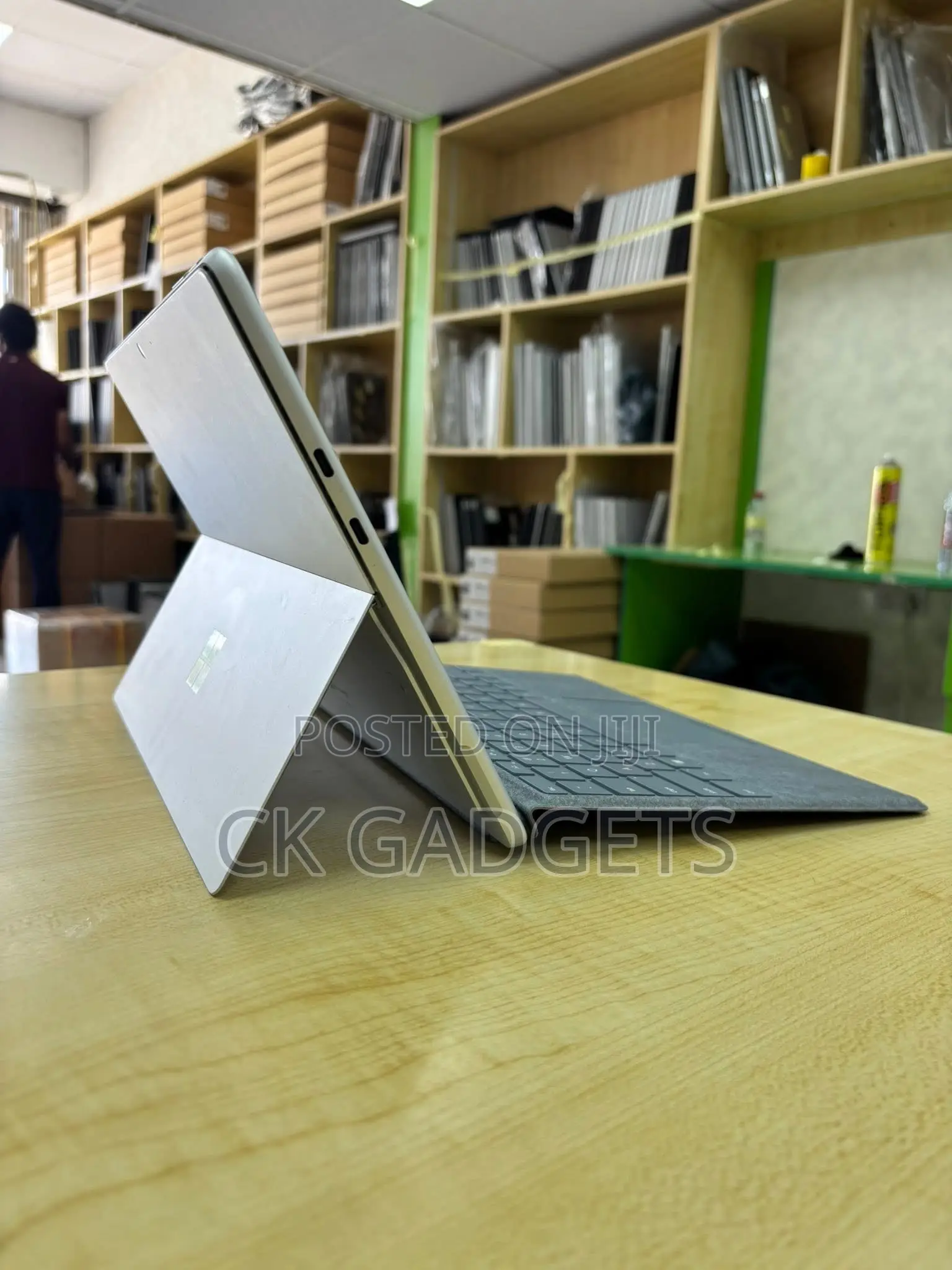 Laptop Microsoft Surface Pro 8 16GB Intel Core i7 SSD 512GB