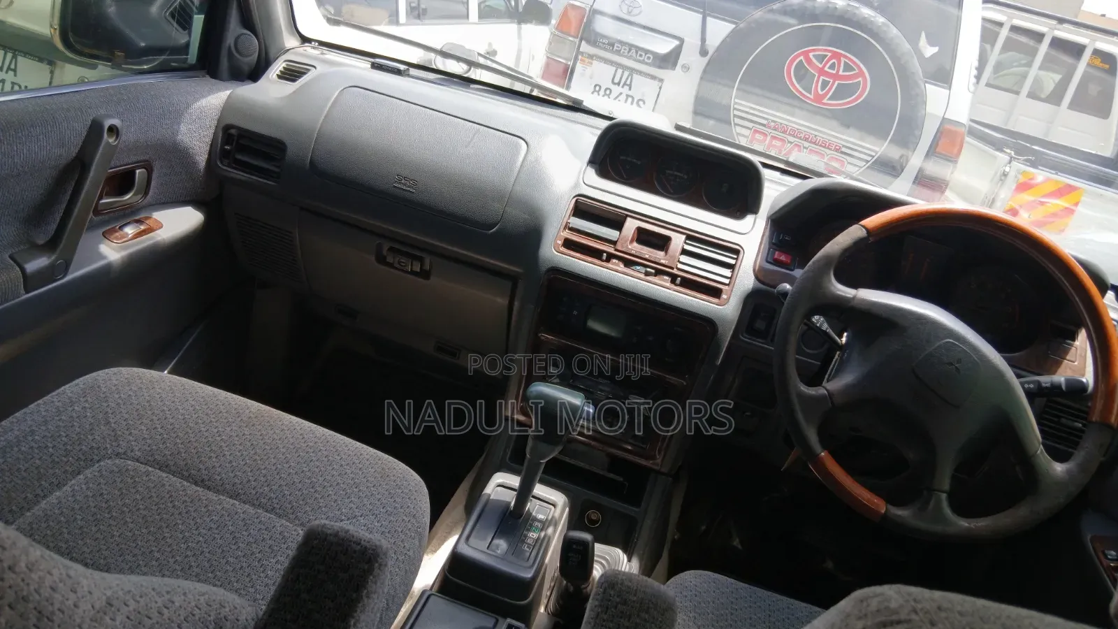 Mitsubishi Pajero 2002 Silver