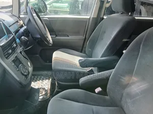 Toyota Noah 2009 Silver