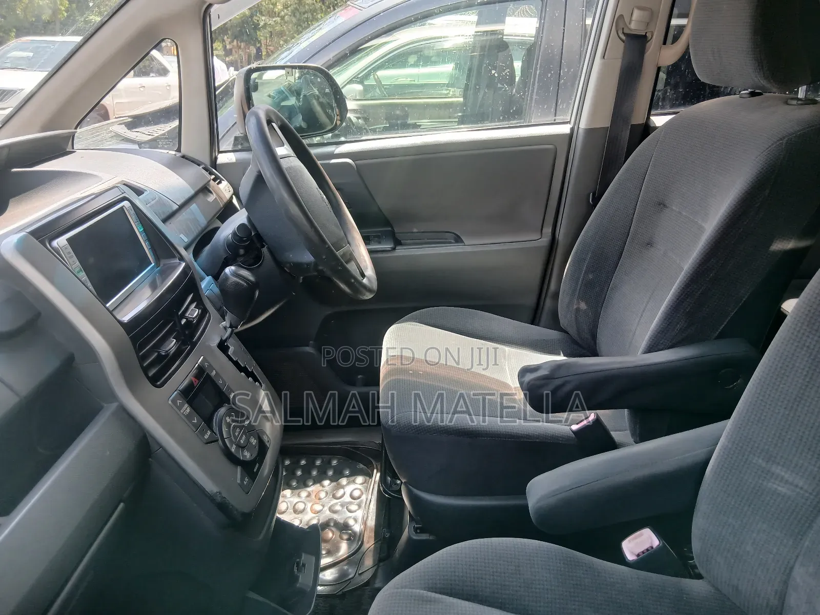 Toyota Noah 2009 Silver