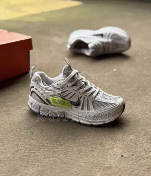 Nike Air Max Moto X Nike Zoom V5 Trainers
