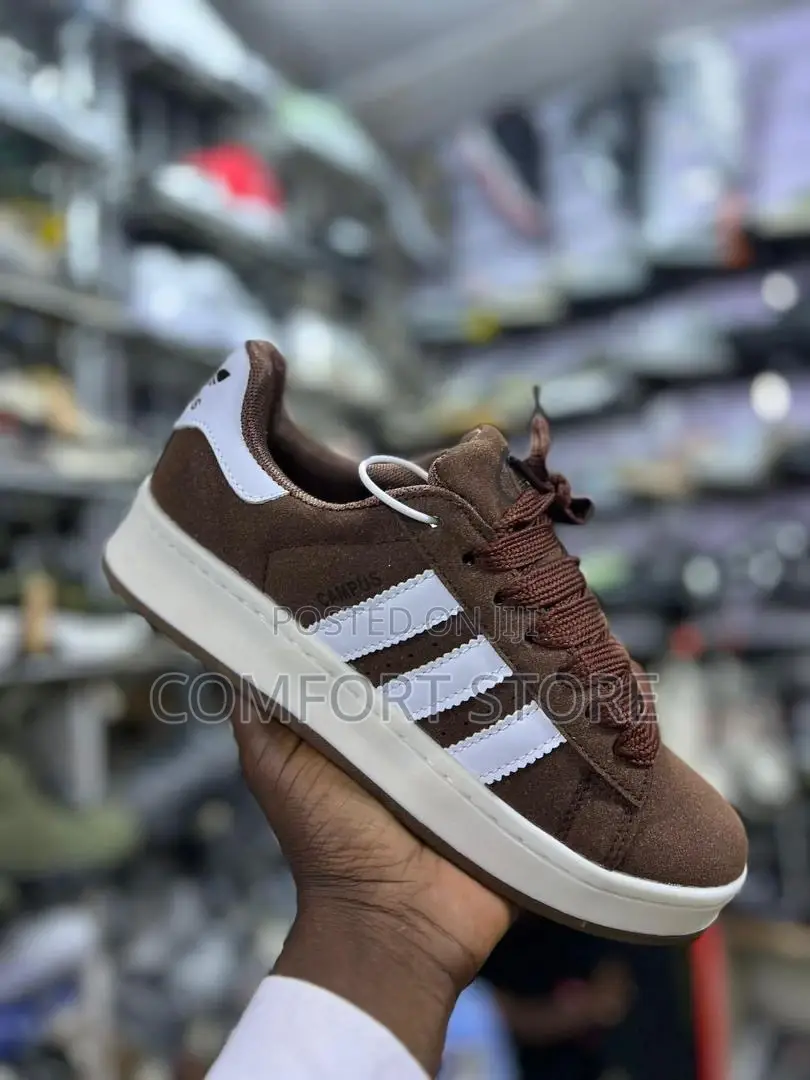 Unisex Sneakers in Different Color