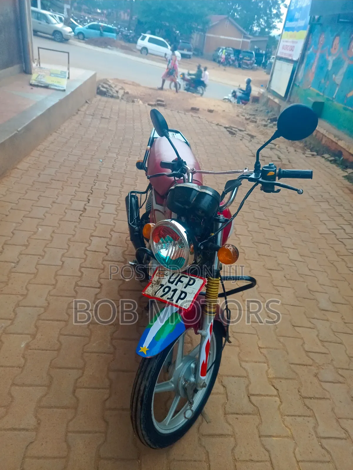 TVS HLX 125 2024 Red