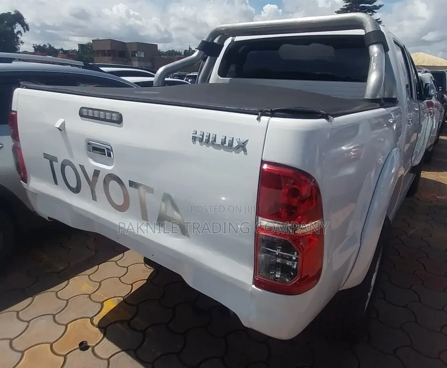 Toyota Hilux 2011 White