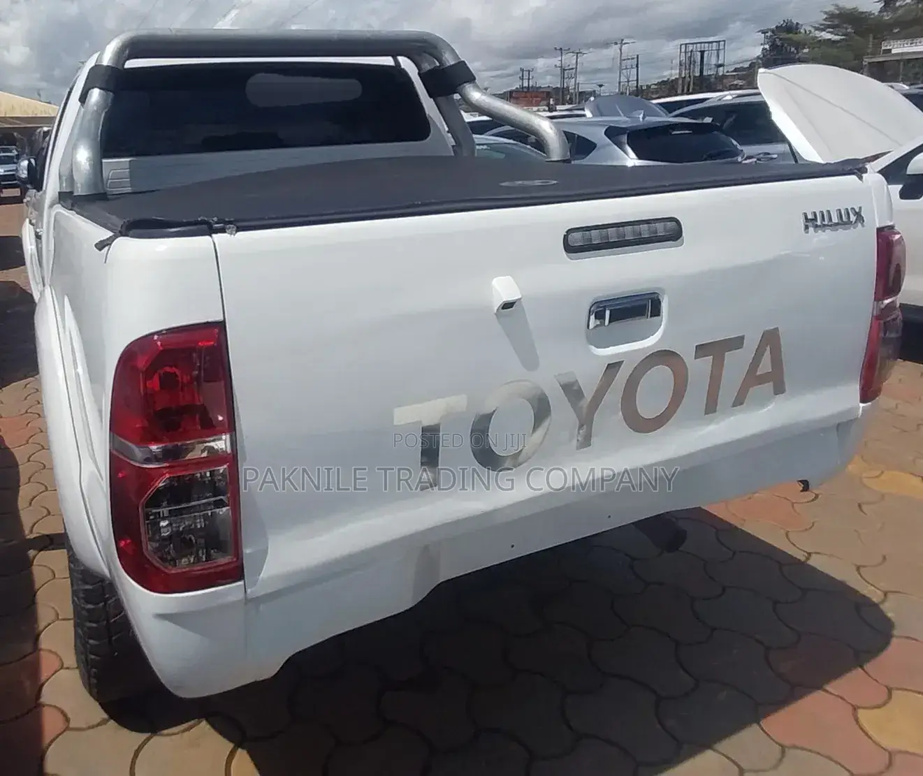 Toyota Hilux 2011 White