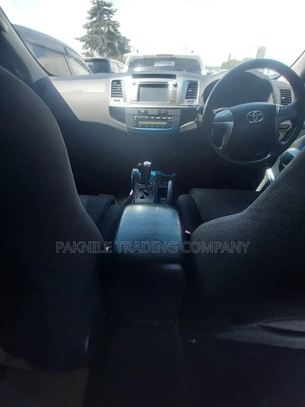 Toyota Hilux 2011 White