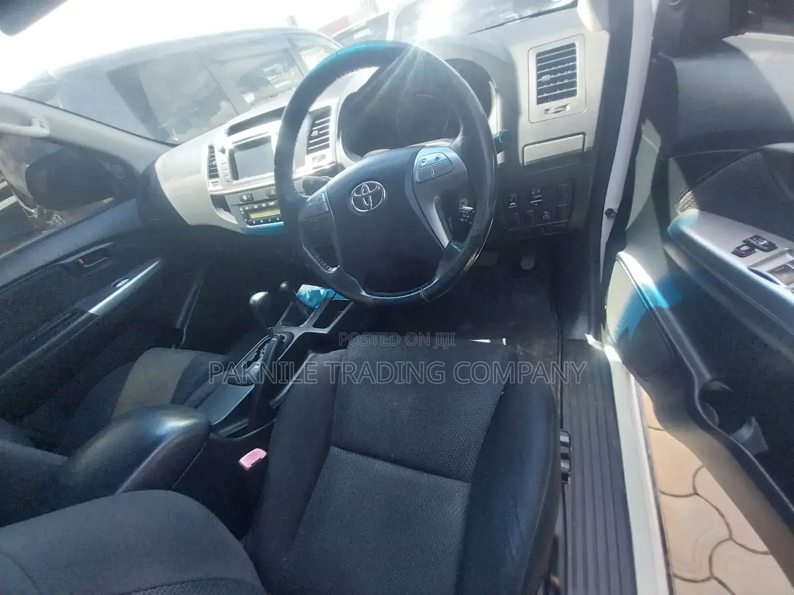 Toyota Hilux 2011 White