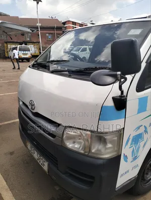 Toyota HiAce 2009 White