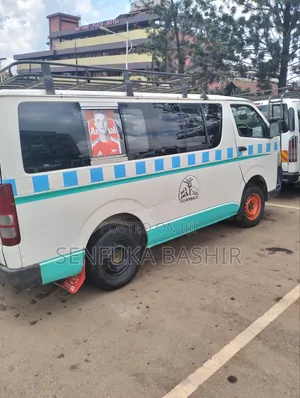 Toyota HiAce 2009 White