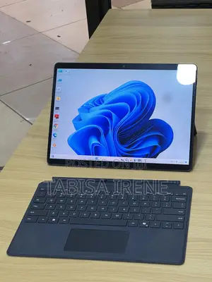 New Laptop Microsoft Surface Pro 8 16GB Intel Core i7 SSD 1T