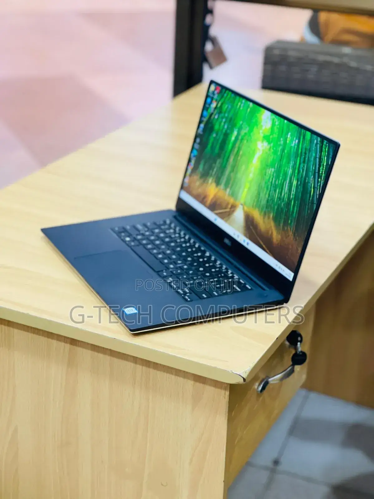 New Laptop Dell Precision 5520 8GB Intel Core i7 SSD 256GB