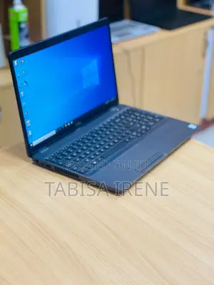New Laptop Dell Precision 3541 8GB Intel Core i7 SSD 256GB