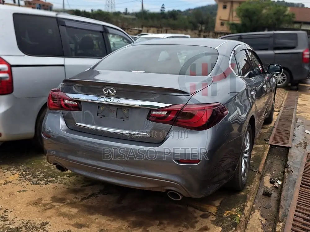 Nissan Fuga 2017 Gray