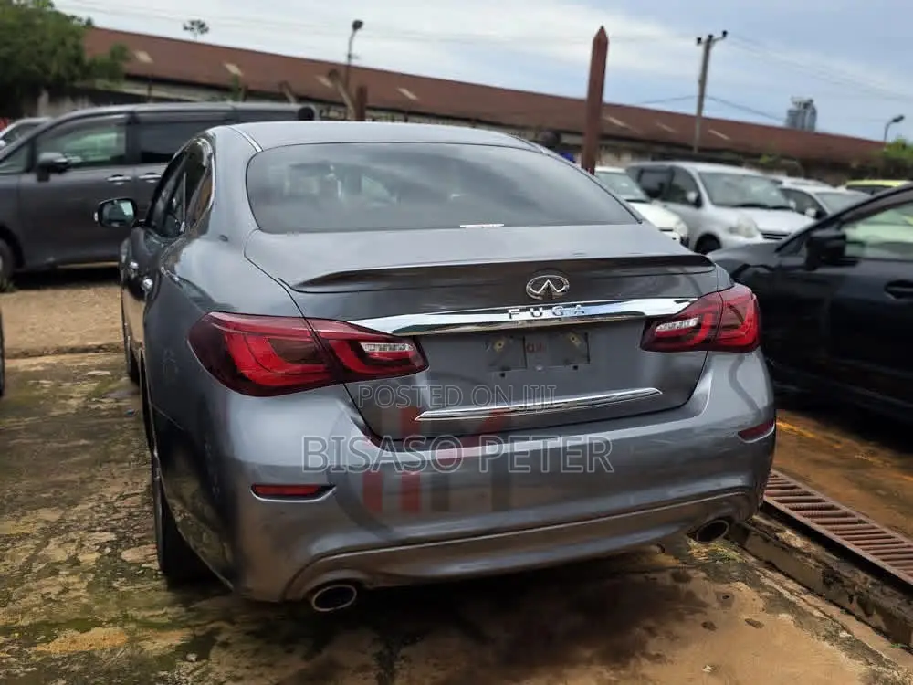 Nissan Fuga 2017 Gray