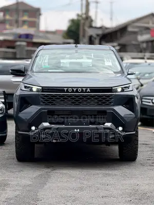 Toyota Hilux 2025 Gray