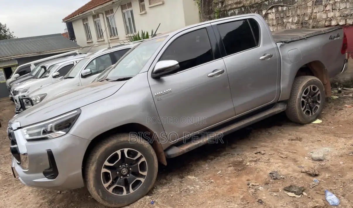 Toyota Hilux 2020 Silver