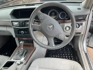 Mercedes-Benz E300 2011 Silver