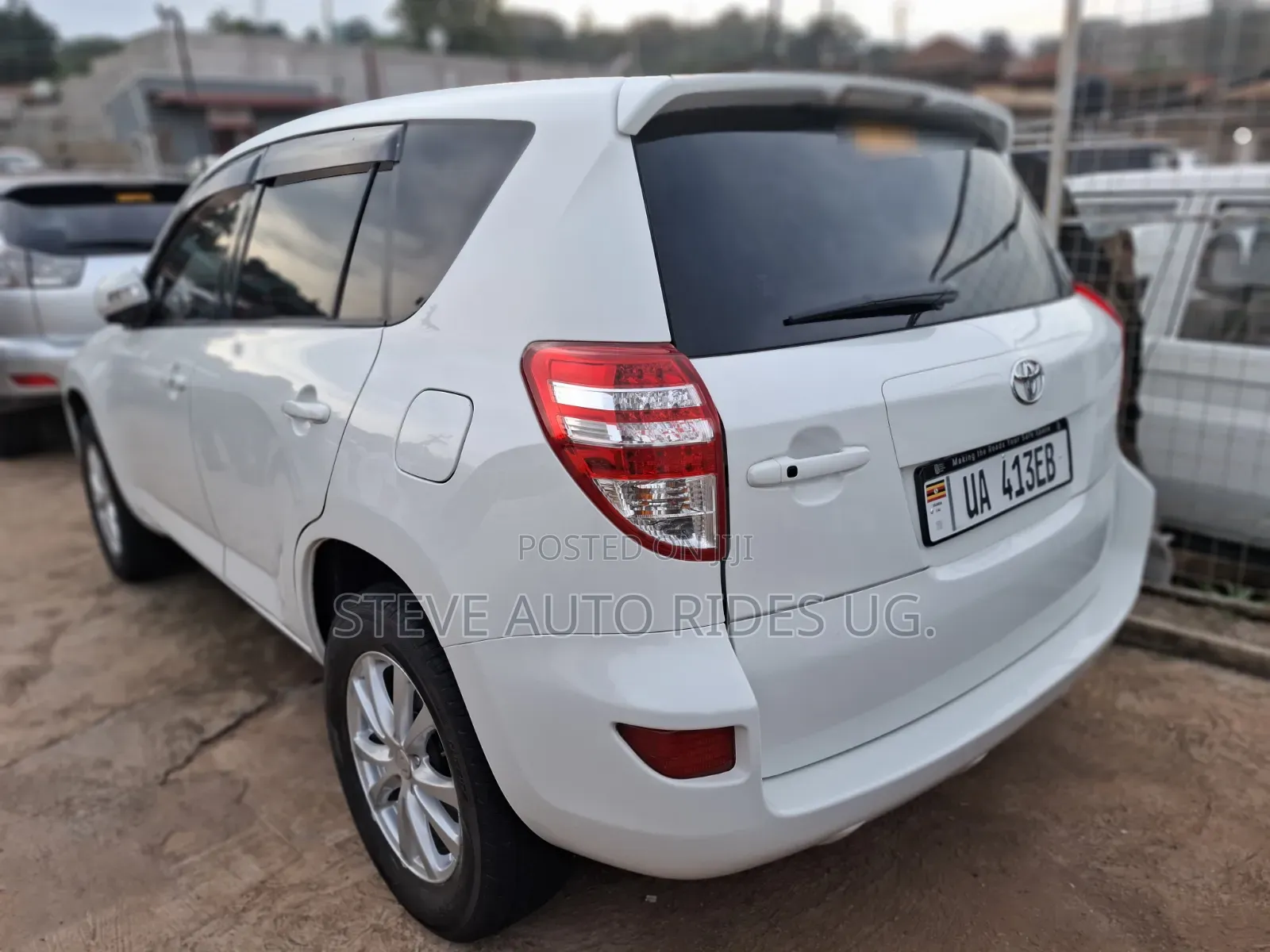 Toyota RAV4 2011 White