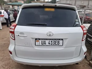 Toyota RAV4 2011 White