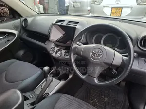 Toyota RAV4 2011 White