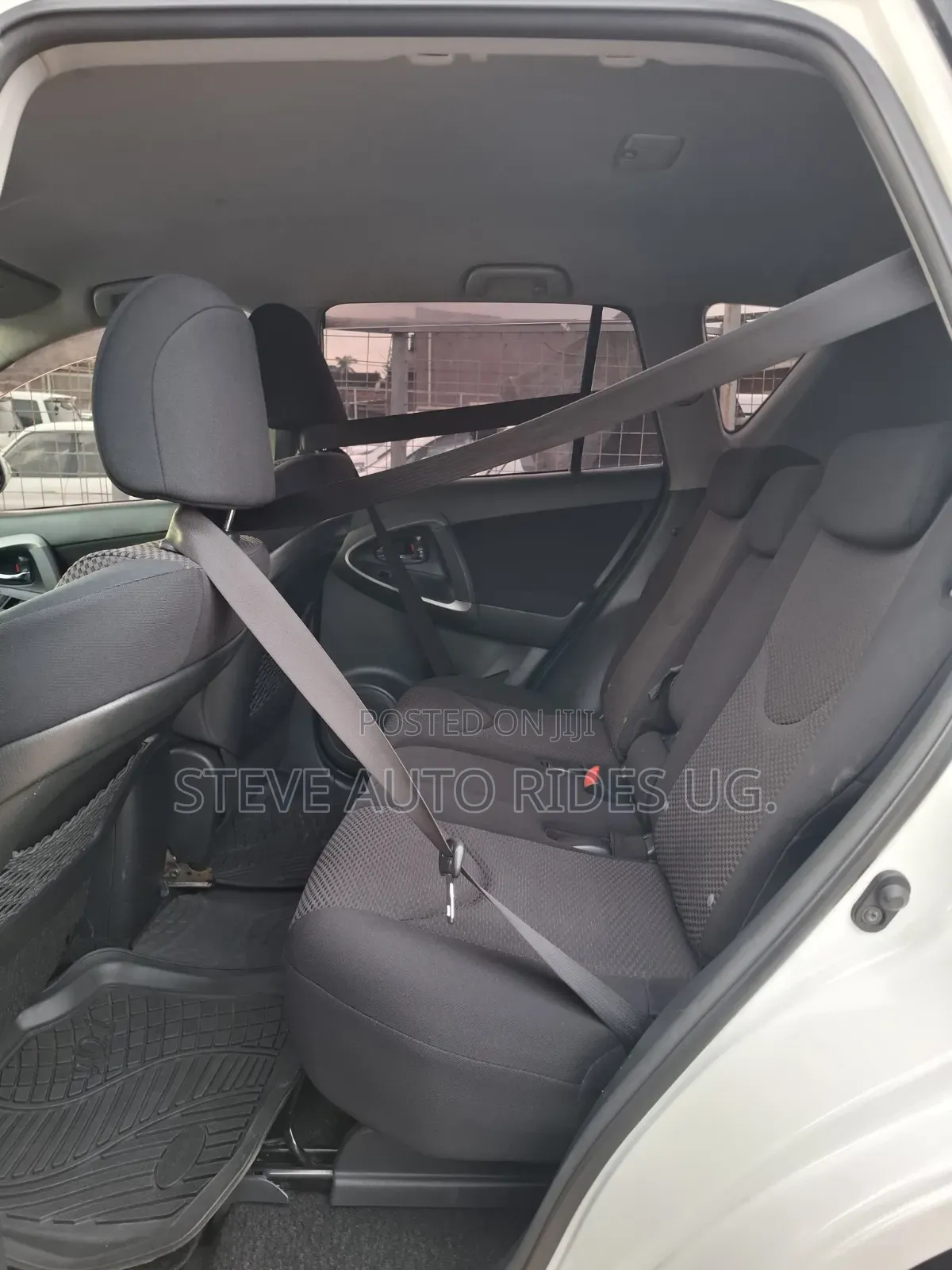 Toyota RAV4 2011 White