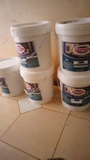 Free Labor on Textured Paste Graffiato