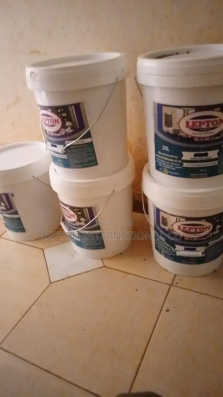 Free Labor on Textured Paste Graffiato