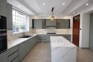 Luxury Kitchen Cabinets Installation