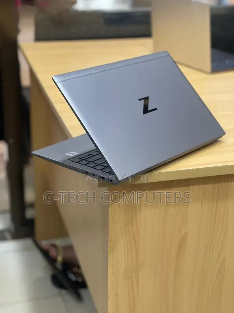 New Laptop HP ZBook Firefly 14 G7 16GB Intel Core i5 SSD 256GB