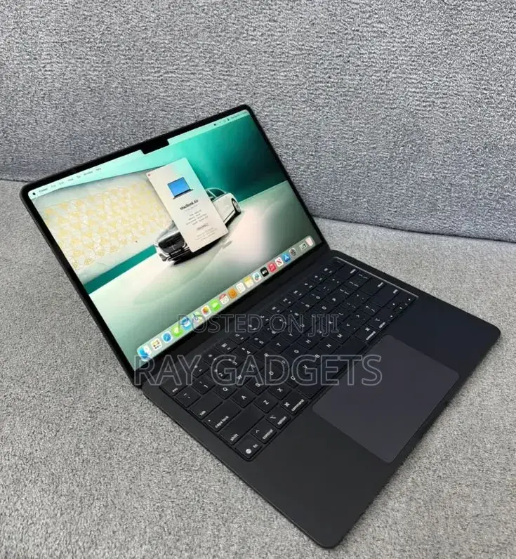 New Laptop Apple MacBook Pro 2024 M3 14-inch 16GB Apple M4 SSD 512GB